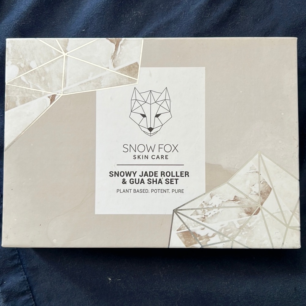 NIB jade roller and Gua sha set